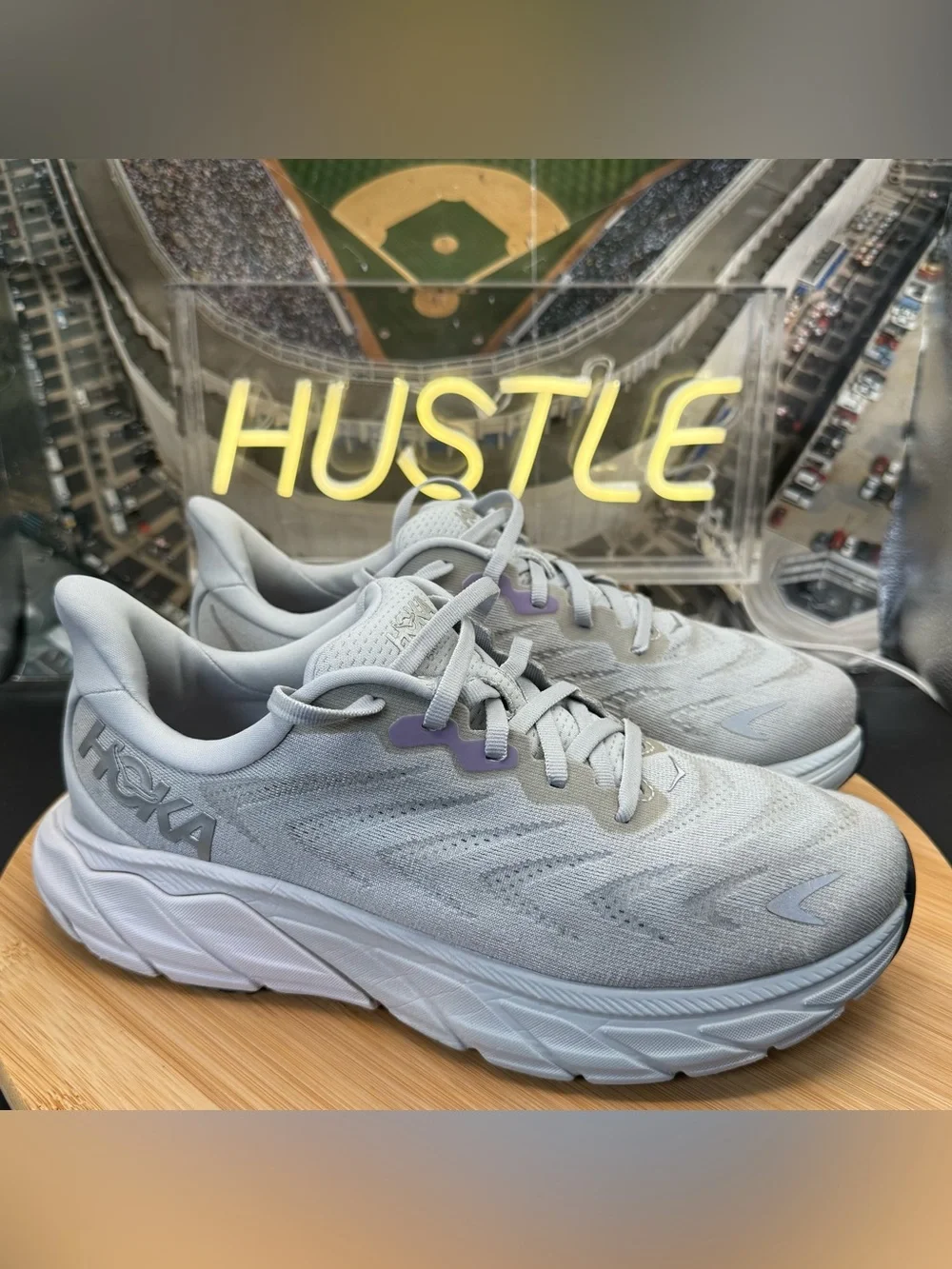 Hoka One One Women’s Arahi 6 Harbor Mist Running Shoes Size 8B